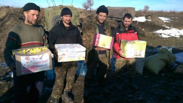 Воспитанники детских садов Бердичева подарили радость артиллеристам