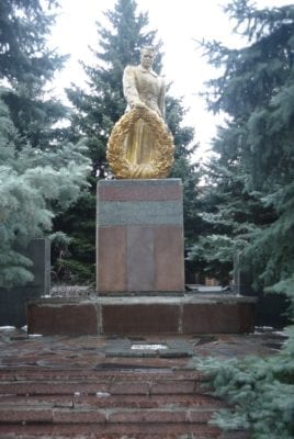 Світла пам’ять про звитягу й славу попередників, викарбувана на граніті й запечена в серцях
