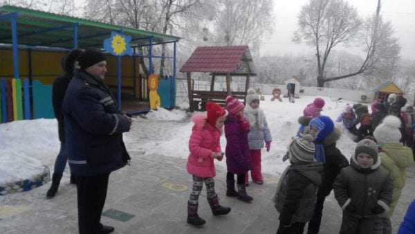 В Гришківцях рятувальники розповідали людям про пожежну безпеку