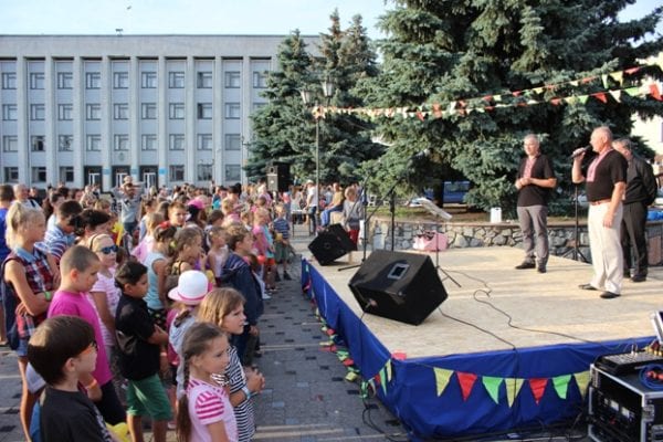 Після негоди свято «Щаслива родина – міцна країна» продовжилося. ФОТОРЕПОРТАЖ