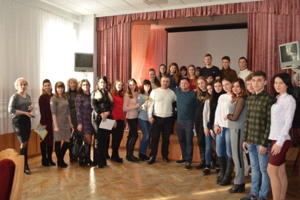 Лідер гурту «ТІК» Віктор Бронюк під час виступу у Бердичеві потрапив до медиків. ФОТО