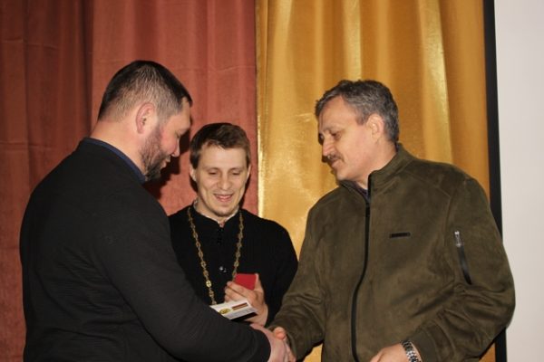 За волонтерську діяльність двох бердичівлян нагородили медаллю «За жертовність і любов до України»