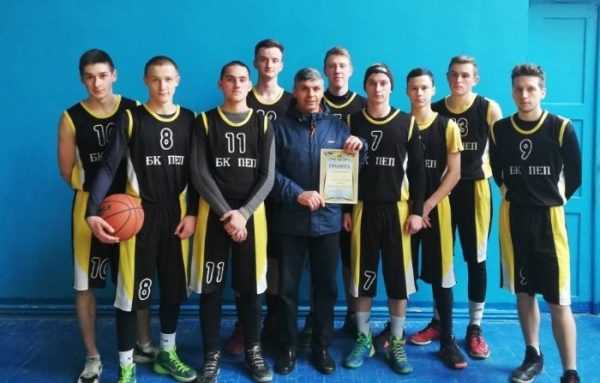 Баскетбольна команда Бердичівського коледжу промисловості, економіки та права успішно виступила в Житомирі