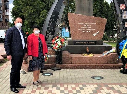 Роман Левицький та Валентина Адаменко вшанували героїв України Роман Левицький