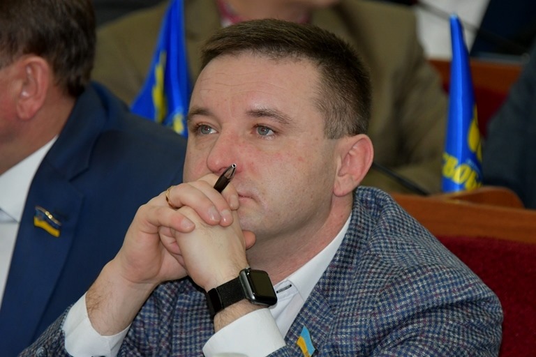 Обіцяв-зробив: завдяки Іллі Смичку в будинках Бердичева з’явились сучасні металопластикові вікна Ілля смичок