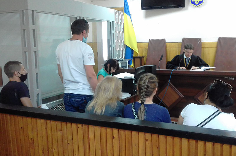 У Бердичеві судять підозрюваних у збутті наркотиків суд
