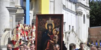 З Бердичева закликаємо: Україно, не бійся прийняти віру і любов Матері! Бердичів Меса