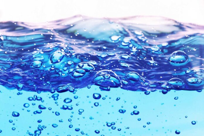 вода