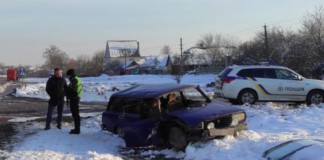 Біля Бердичева невдалий обгон вантажівки привів до зіткнення авто дтп