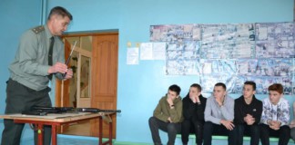 У Бердичеві школяри вивчають військову справу Школа