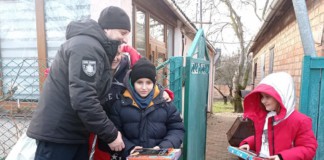 Поліцейські Бердичева відвідали родини переселенців поліція