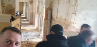 Зелені депутати, таємно від своїх колег, подивились на цеглини та написали букви у Фейсбук Богдан Коляда