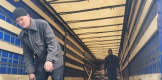 Бистрик та Житинці допомогли мешканцям Херсону з картоплею допомога