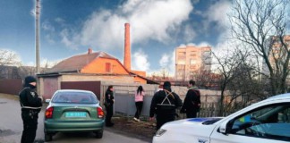 Небайдужі сусіди разом з поліцією врятували дітей Поліція