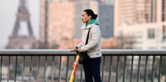 У Бердичеві ошукали продавчиню самокату: кількість шахрайств зростає Самокат на вулиці Парижу