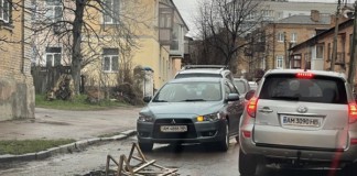 Ранішнє автомобільне треш – сафарі біля 2 школи. ФОТО авто