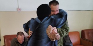 Матері загиблих героїв привітали із Великоднем захисників, які перебувають у військовому шпиталі вйна