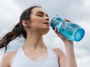 вода