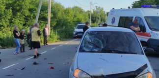 Водій мопеда та його 4-річна донька постраждали під час ДТП дтп у бердичеві