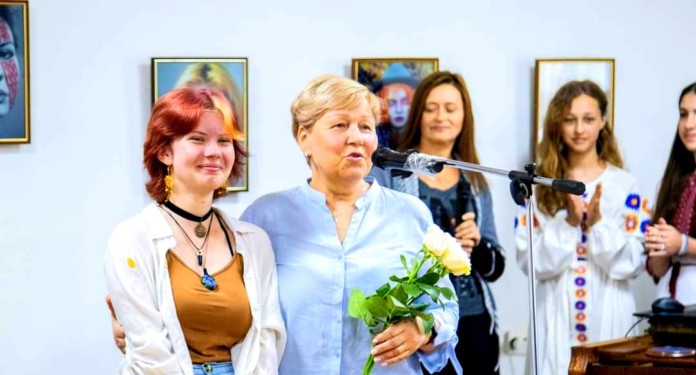 Аліса Олійник