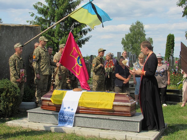 Похорон героя