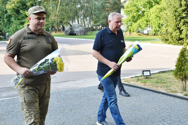 Покладання квітів загиблим героям 26-ї бригади у Бердичеві
