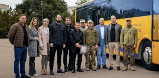 Нардеп Богдан Кицак разом з відомими меценатами Бердичівщини придбали автобус для танкістів автобус