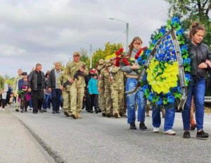 Бердичівський район проводжає в останній путь героя