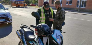 У Бердичеві поліцейські припинили понад 200 порушень ПДР мотоциклістами Мотоцикл у Бердичеві