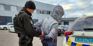 У Бердичеві містянин побив поліцейського. Подробиці Бердичівські поліцейські