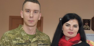 У Всеукраїнський день працівників культури та майстрів народної творчості відзначені видатні українці Людмила Димидюк нагородила грамотою