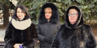 Зібрання на Центральній площі Бердичева: проти насильства в усіх його проявах Проти насильства