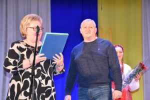 Юрій Ніколаєнко отримує подяку