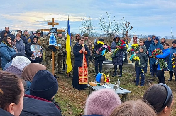 Громада провела в останній путь загиблого героя Олександра Стахова Похорон Олександра Стахова