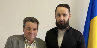 Богдан Кицак вручив грамоту Верховної Ради Петру Залізному Богдан Кицак та Петро Залізний