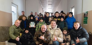 Бердичівські юні спортсмени відвідали поранених захисників Борці відвідали госпіталь