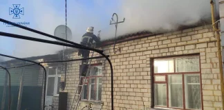 Бердичівський район: рятувальники ліквідували пожежу в будинку на 7-х власників Пожежа у бердичівському районі