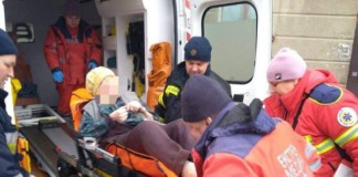 У Бердичеві врятували 84 річну непритомну бабусю Рятувальна операція у Бердичеві