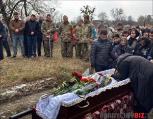 Похорон героя