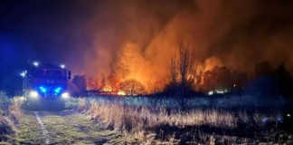 Пожежники здійснили 9 успішних операцій з ліквідації пожеж Пожежники ліквідують пожежу