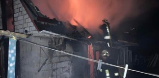 Пожежа на вулиці Різдвяній у Бердичеві: постраждалих нема Пожежа у Бердичеві