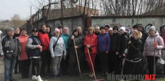 У Бердичеві триває місячник благоустрою міста Прибирання у Бердичеві