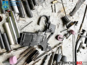 Перероблював пістолети