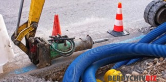 Робота працівників МКП «Бердичівводоканал»: ліквідація аварій та обслуговування мереж Робота працівників МКП «Бердичівводоканал»