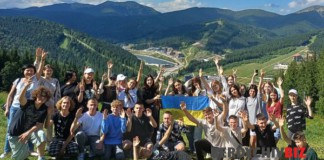 Випускники гімназії №8 зламали стереотипи: випускний у Карпатах Випускний у Карпатах