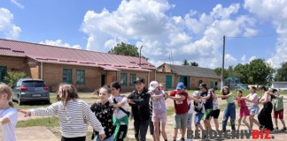 Гімназія №8: повернулися діти та літній табір “Young & Talented” розпочав свою роботу Діти грають