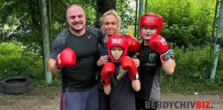 У спортивному клубі «Бойова рукавичка» провели показове тренування з Назаром Двірченком Назар Двірченко