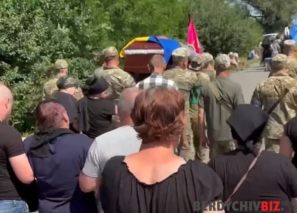 Похорон героя