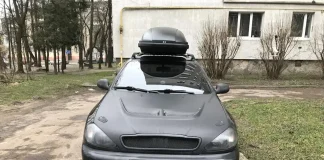 ЄС переглянув запропоновані митні збори на китайські електромобілі Корабель загружає авто