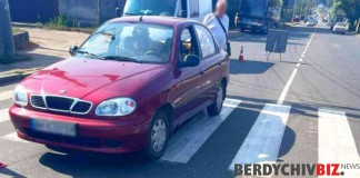 У Бердичеві ДТП – водій збив 61 річну жінку, вона госпіталізована У Бердичеві ДТП - водій збив 61 річну жінку